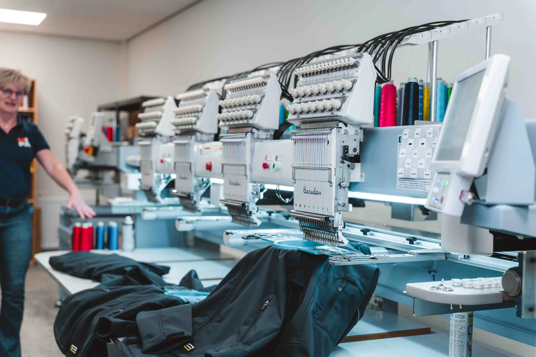 MIPA-medewerker in het eigen atelier